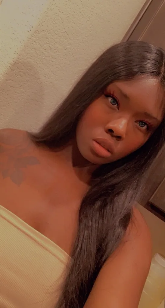 QV& Cardates special available in GREENPOINT come see me🩷 - Photo 3 | Escort in Greenspoint