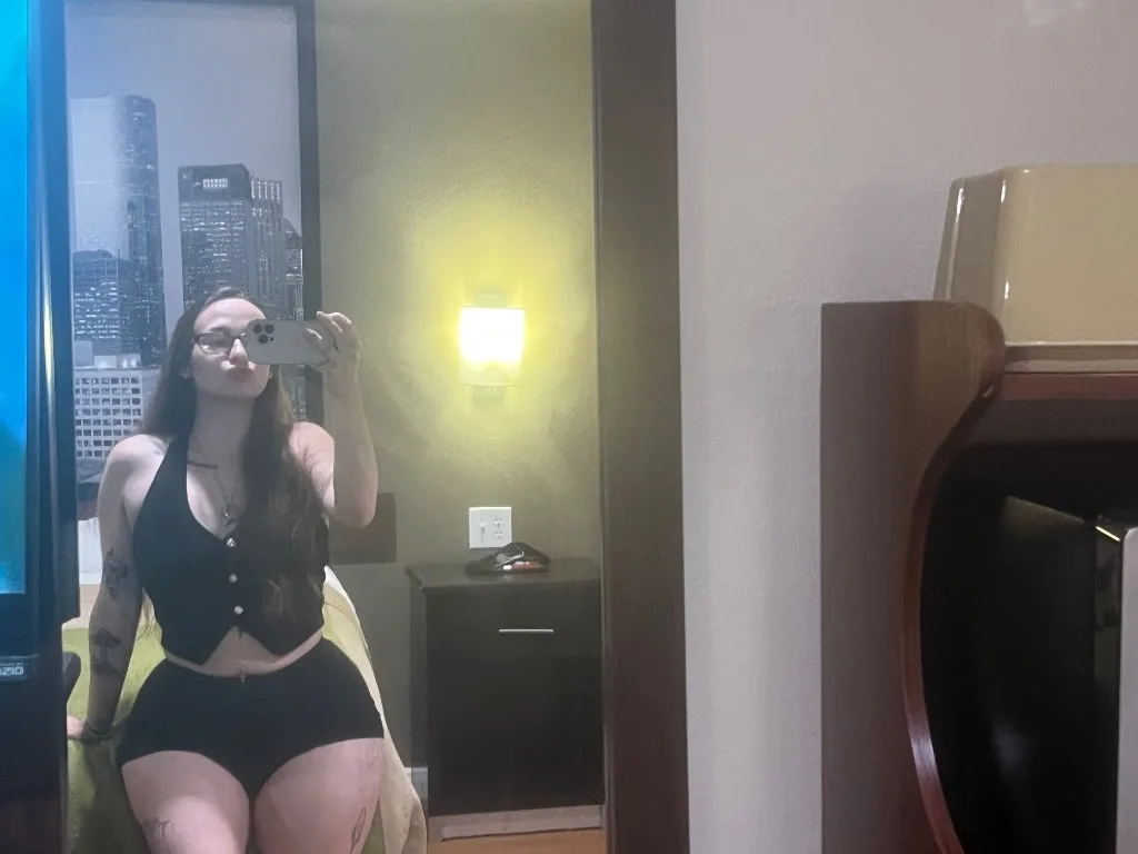 EXOTIC HOTTIE Real & DeliciousCALL ME 24/7 ⏰️ UP LATE🤫 Sexy Busty snowbunny - Photo 4 | Escort in 45 North