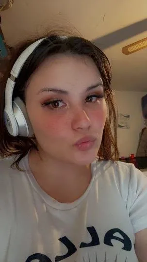 SEXY,YOUNG AND SLUTTY 🍯 HONEY.