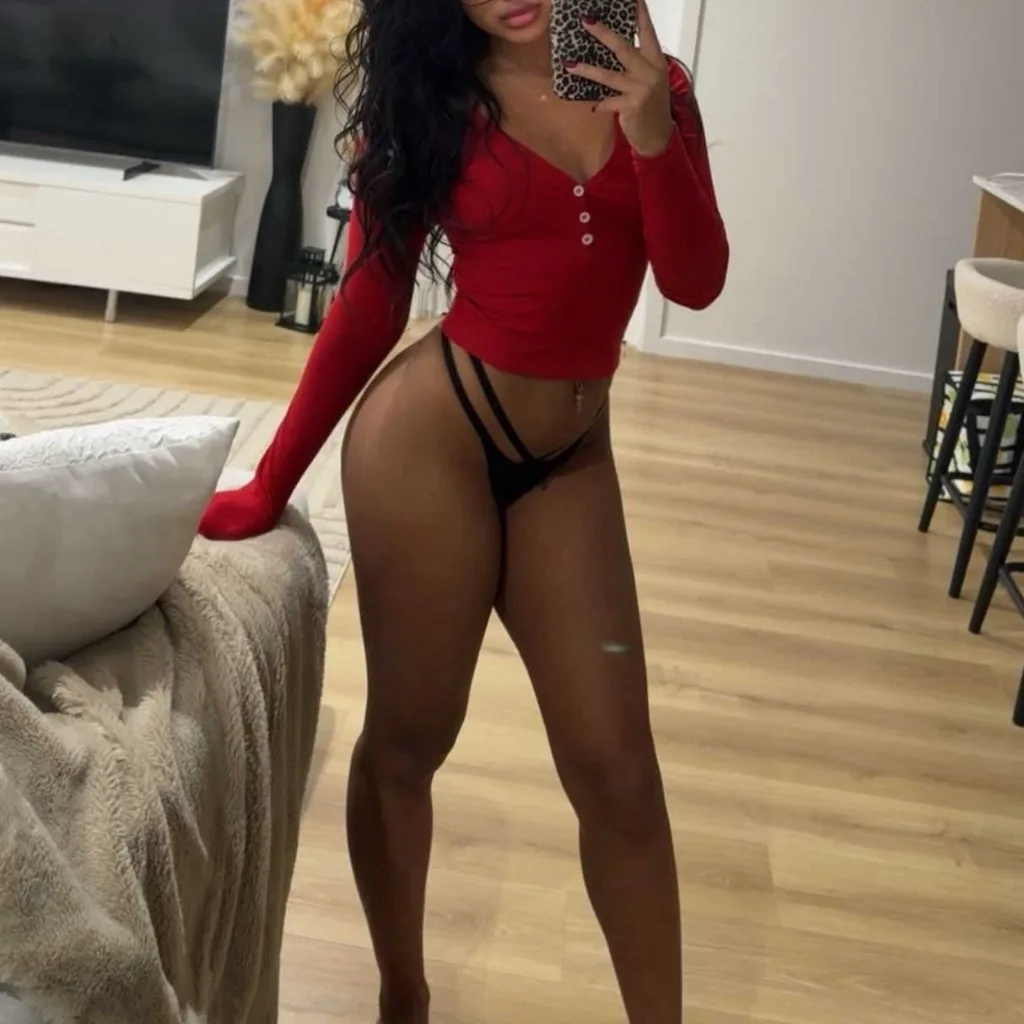 Latina sexy😋 available 24/7 💦 llamame 👄