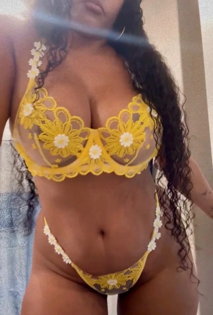 latina morena - Photo 2 | Escort in San Antonio