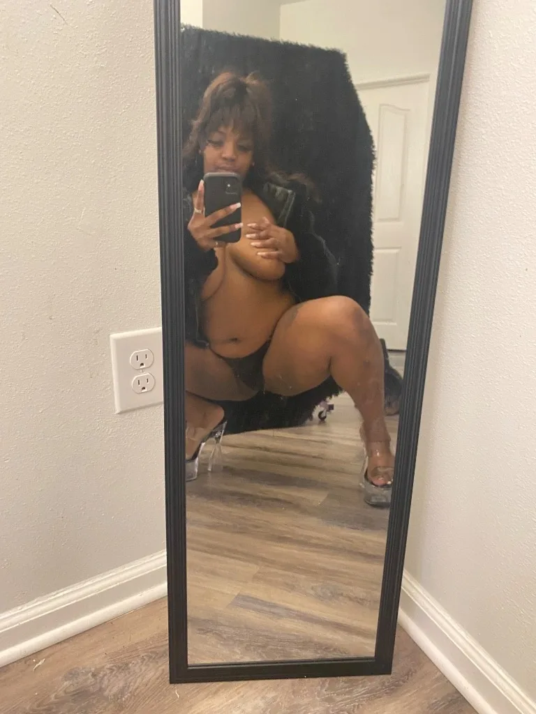 clean, wet and discreet️ Classy,BUSTY, Thick AND Chocolate AVAILABLE 24/7!️ cum see me hun - Photo 4 | Escort in Westheimer