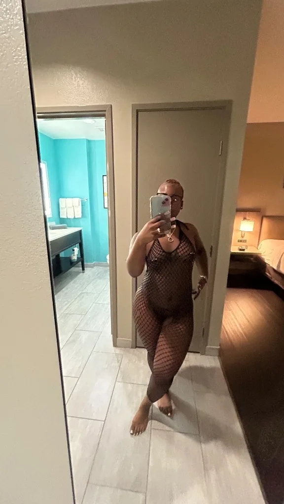 FUN & FREAKY - Photo 2 | Escort in Grand Prairie