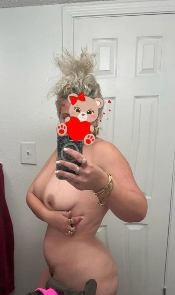 victoria - Photo 2 | Escort in Midland
