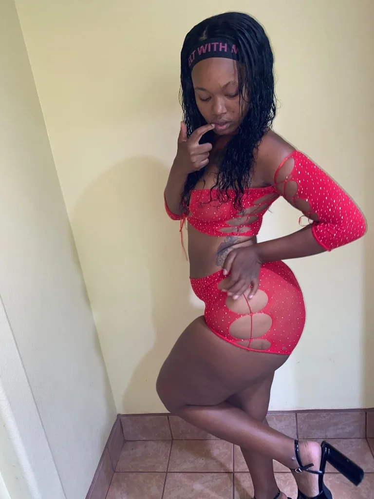2 GIRL SPECIAL sexy black and latina Young PrettyOutcall 🫶Available 24/7 TIGHT CREAMY PUSSY, SOFT FAT ASS 🤩THROAT GOATREADY FOR HOOKUP - Photo 1 | Escort in Galveston