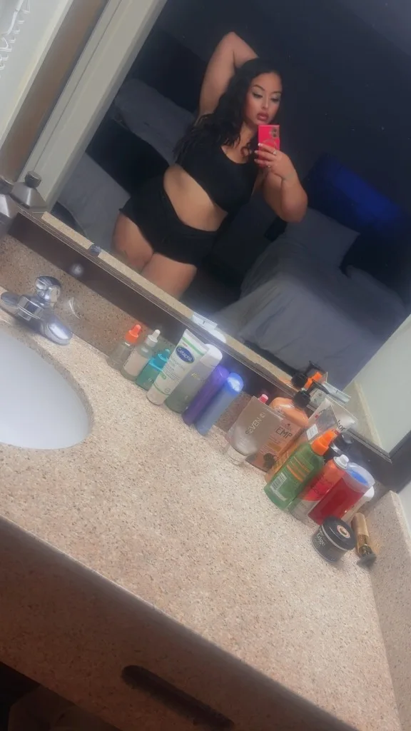 in && out calls - Photo 4 | Escort in Amarillo