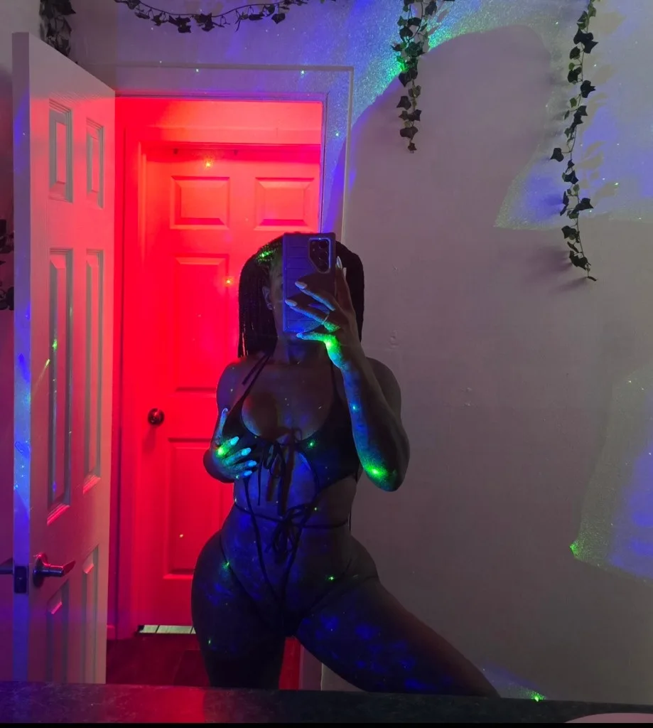 Fit Thick Chocolate Chick - Photo 8 | Escort in Galveston