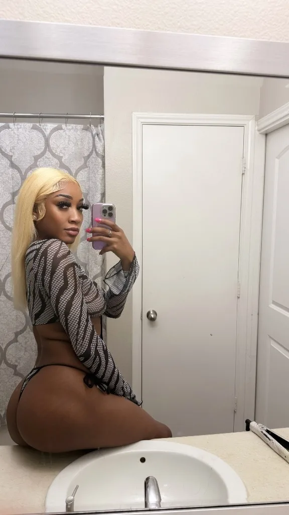 Slim Petitie BADDIE / SLIM THICK CALL ME ! - Photo 4 | Escort in North Houston