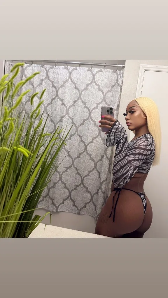 Slim Petitie BADDIE / SLIM THICK CALL ME ! - Photo 3 | Escort in North Houston