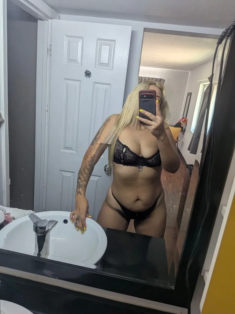 incall / outcall - Photo 1 | Escort in Brownsville