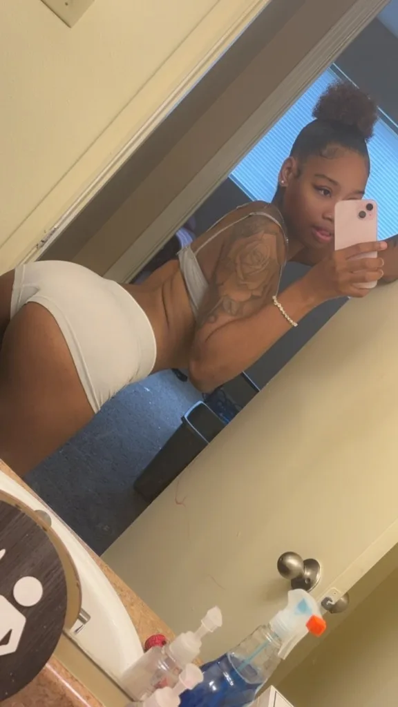 Hey babe come meet HoneyREAL SEXY IN REAL LIFE! I want to show you how freaky i get🤭 - Photo 11 | Escort in Houston
