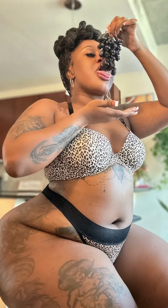 A REAL LIFE EBONY GODDESS ✨🍫💦 DOWNTOWN HOUSTON
