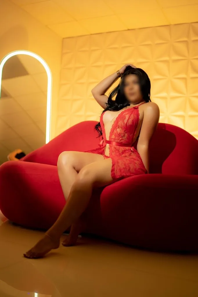 latina culona - Photo 7 | Escort in Galería