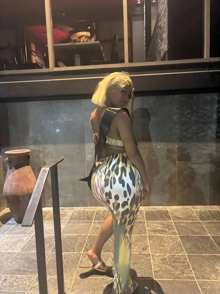 Your Astonishingly Slim Thick Beautiful Caramel Queen IS AVALIABLE🫦WET FIRM🪢READY🥵 Ask About My Outcall Specials - Photo 2 | Escort in Houston