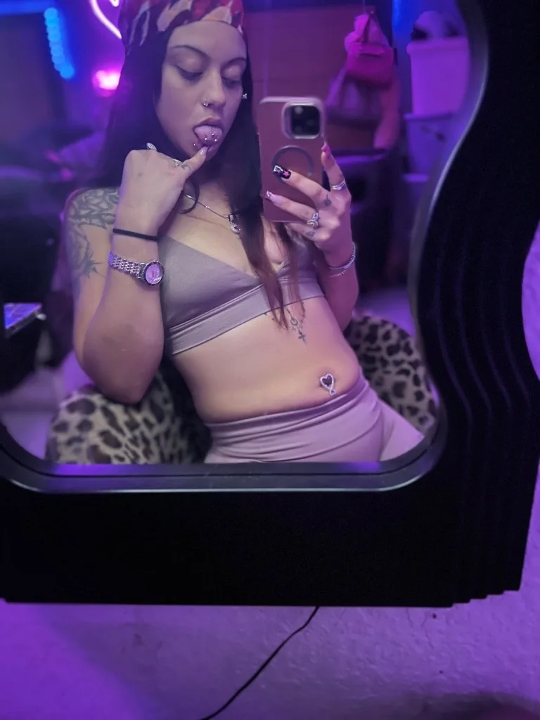 QV and HHR Specials TODAY ONLY!!!! Outcall requires uber/lyft there and back / Carplay / No Incalls / Facetime Shows 🤳 Content for sell Cum play with this Pink Pu$$Y - Photo 4 | Escort in 1960