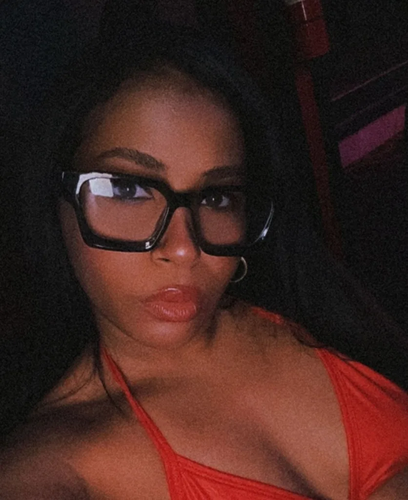 cubana - Photo 4 | Escort in Bedford