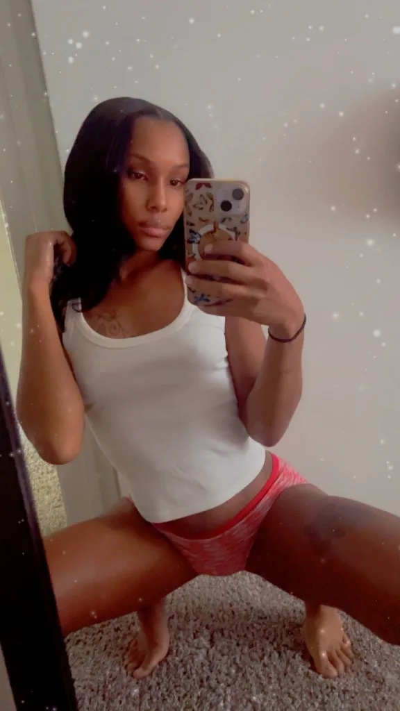 India Strawberry - Photo 4 | Escort in Austin
