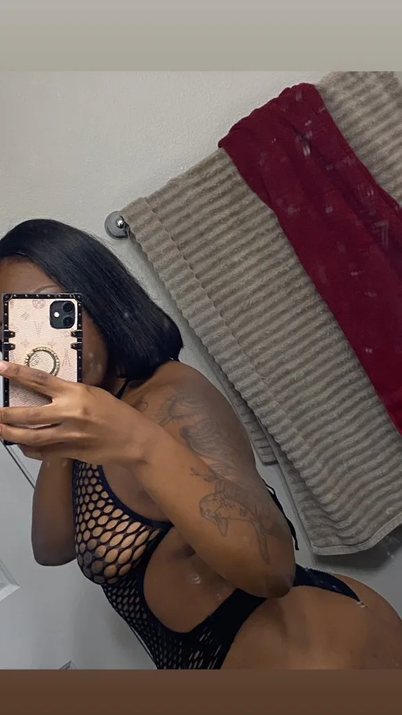 sexy thick baddie 🫦incall/outcall! - Photo 5 | Escort in North