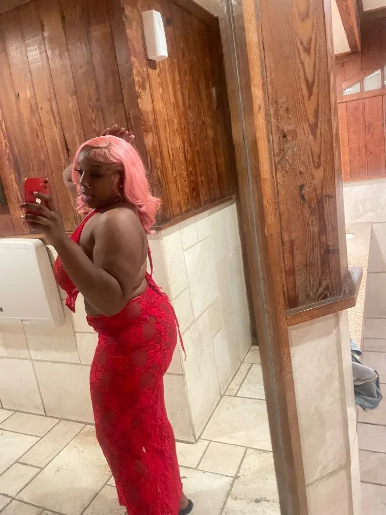 Cardates or Outcalls, Content & Ft Shows - Photo 4 | Escort in Near 30 & Buckner