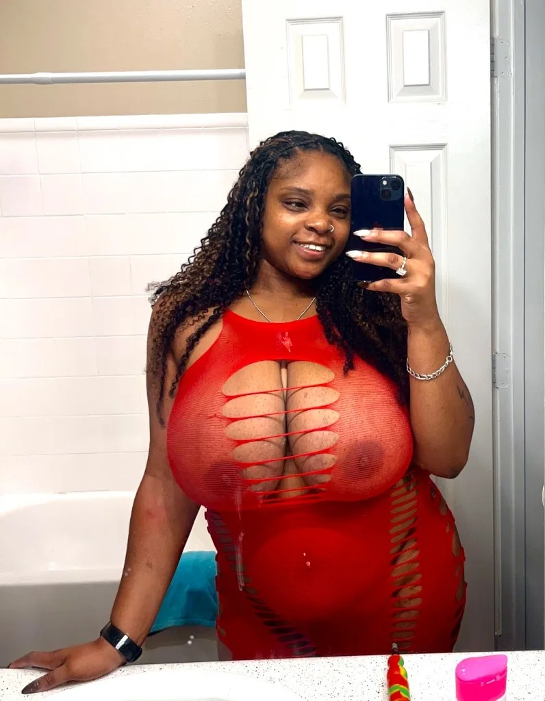BIG RED WATERFALL PUSSY - Photo 3 | Escort in Balch springs