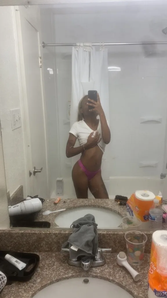 𝕊𝕎𝔼𝔼𝕋 ℙ𝔼𝕋𝕀𝕋𝔼 𝕋ℝ𝔼𝔸𝕋 - Photo 3 | Escort in Beamount