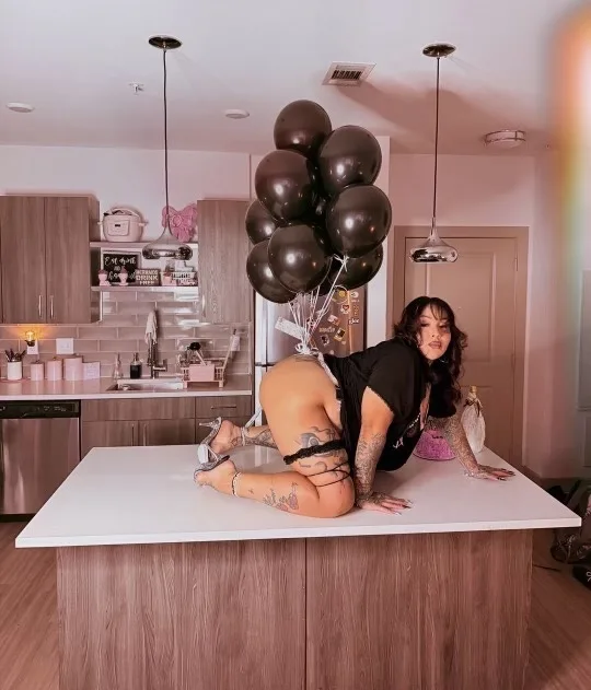 YOURE COMING TO MY PERSONAL RESIDENT NOOO 80$ 100$ BS IF YOU WANT SAFETY AND PRIVACYSOME SOUTHERN COMFORT, SOFT WARM AND I SMELL GOOD TOO 🇨🇺PUSSY WETTER AND FATTER NO DEPOSIT - Photo 7 | Escort in THE RIM