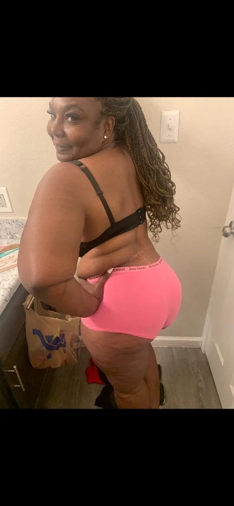 well Hello Gentlemen incall/outcall turn me up for my birthday im the birthday - Photo 3 | Escort in Northside