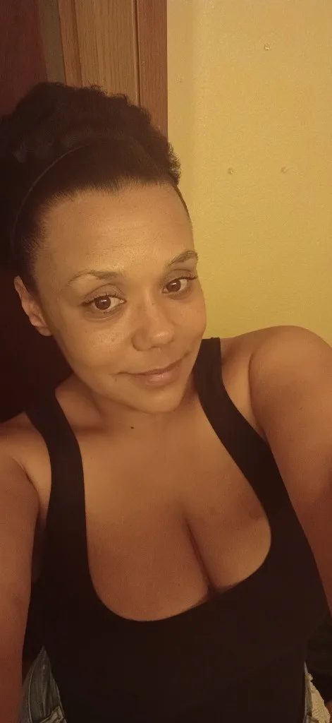 REDBONE - Photo 1 | Escort in Arlington