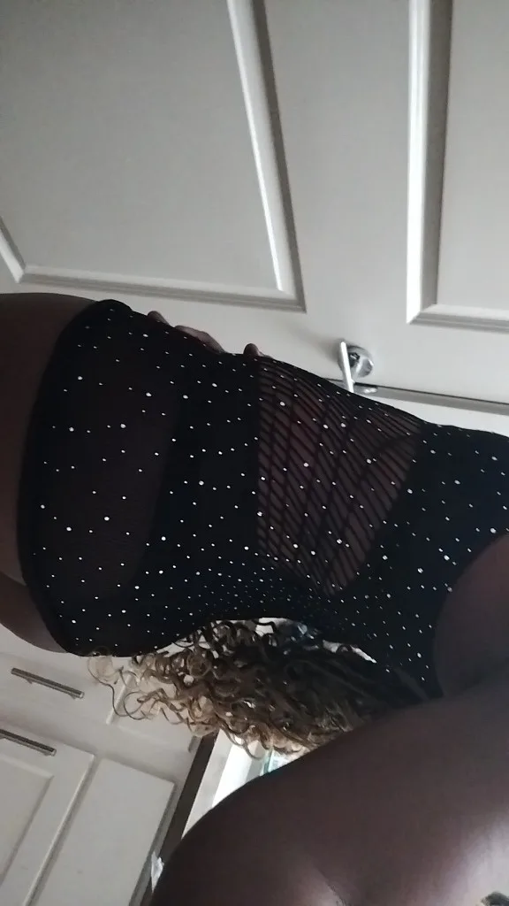 LATE NIGHTS • SEXY VIBES • TEMPTING SPECIALS - Photo 2 | Escort in Plano