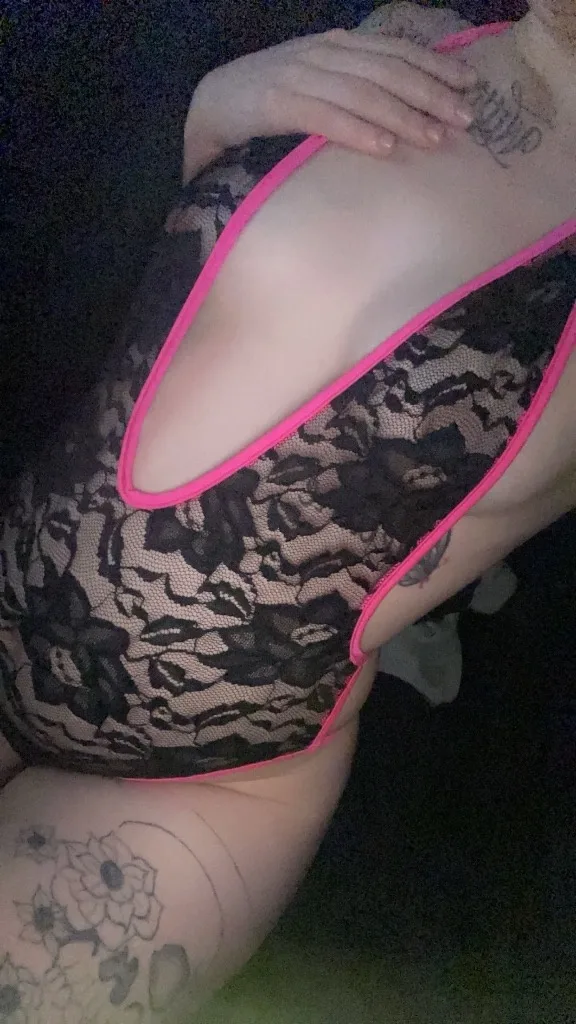 Hey Babes I’m available for play time at your discretion 📲 call me baby I’m waiting for you to book me ✨
