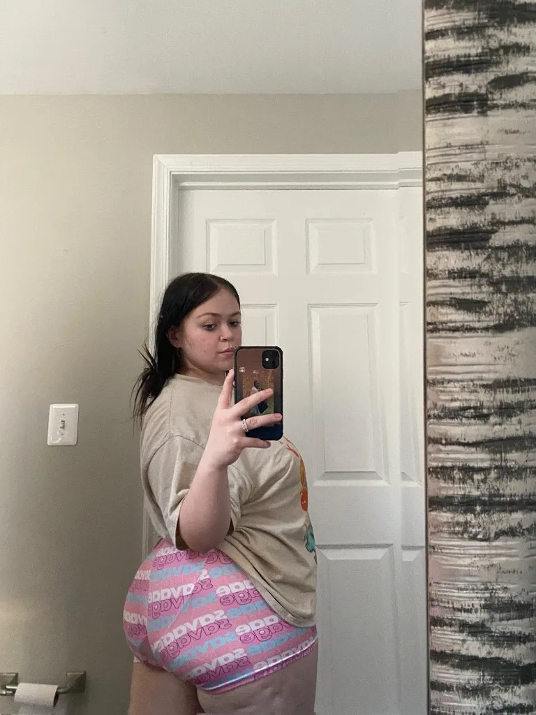 Sweet Big ass, petite & a little addictive 💕 come see why