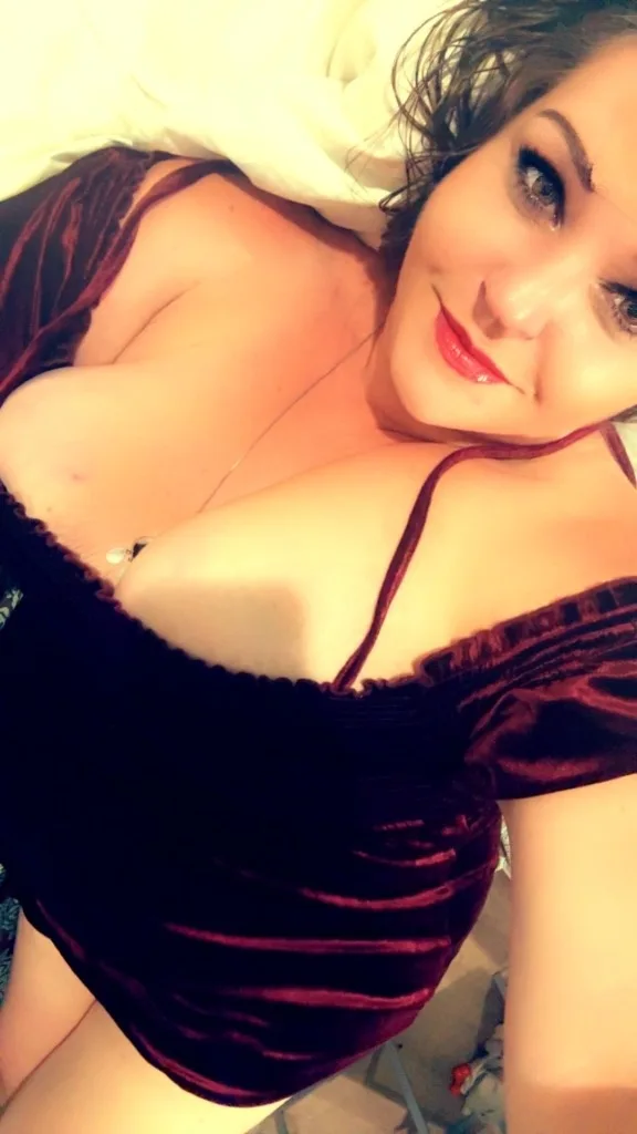 Come See Me and My Big Triple Ds - Photo 6 | Escort in San Marcos