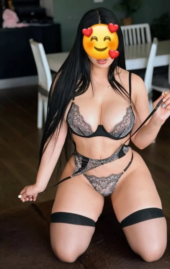 💦🔥Chica apasionada, sexy y atractiva con garganta profunda y gran culo y tetas 🍑🍒💦🔥