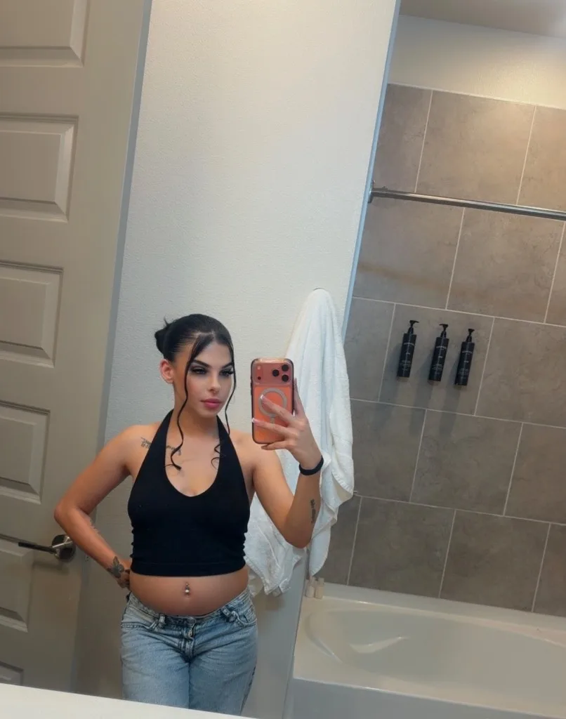 Your Favorite Distraction 💋