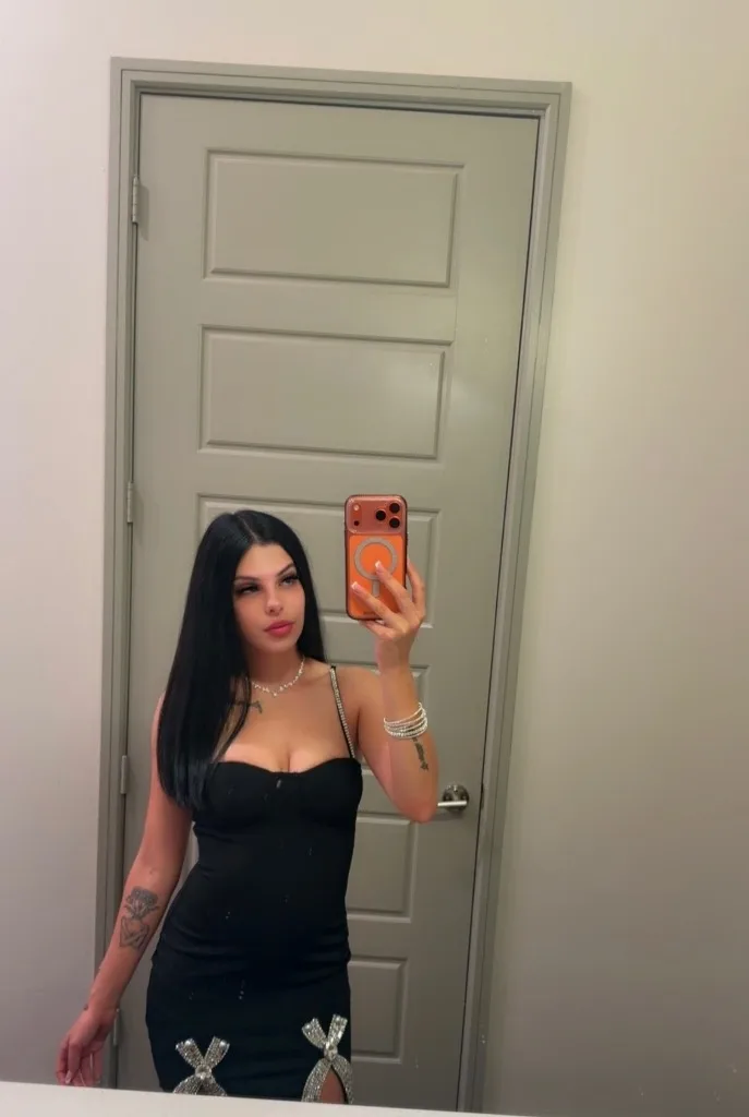 Your Favorite Distraction - Photo 6 | Escort in Downtown Houston & Surrounding