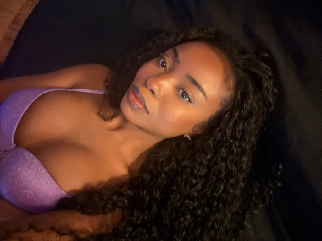 Sweet, flirty, and a little dangerous - Photo 3 | Escort in NRG Area
