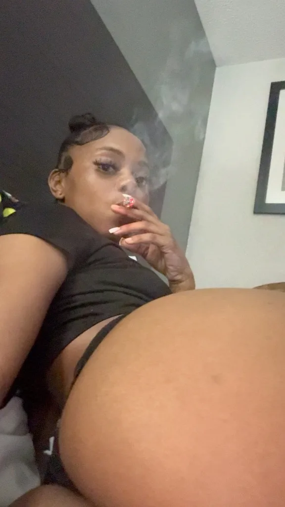 SWEET PETITE TREAT🧁🫦 real creamer AVAILABLE 24/7 Come Spend Some Time With A Dime 🥂OUTCALLS AND CARDATES ONLY - Photo 3 | Escort in Houston