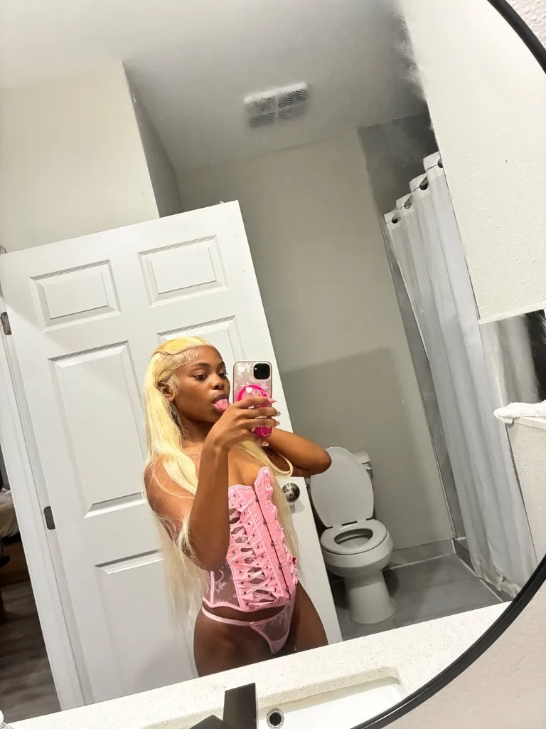 SWEET PETITE TREAT🧁🍬🫦 real creamer 🍦AVAILABLE 24/7 📲 Come Spend Some Time With A Dime 🥂OUTCALLS AND CARDATES ONLY🚗📲