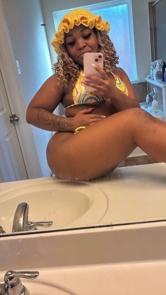4'10 Baddie🥰⭐Guaranteed Satisfaction - Photo 5 | Escort in Humble Area