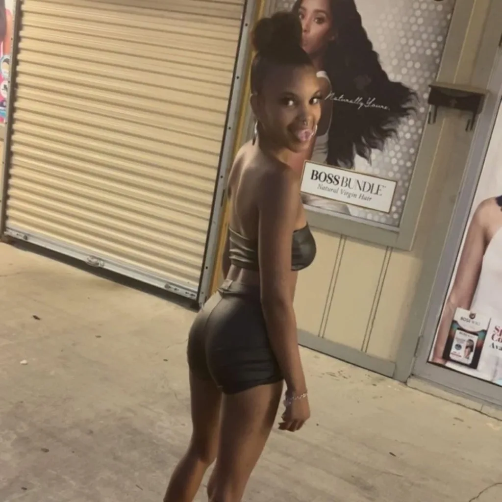 lil bit - Photo 11 | Escort in Houston