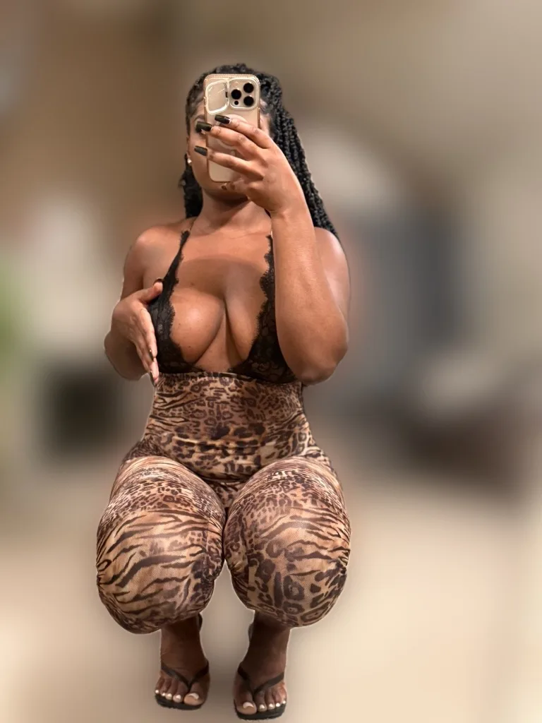 New in Town, cum see what the buzz is all about - Photo 4 | Escort in Addison