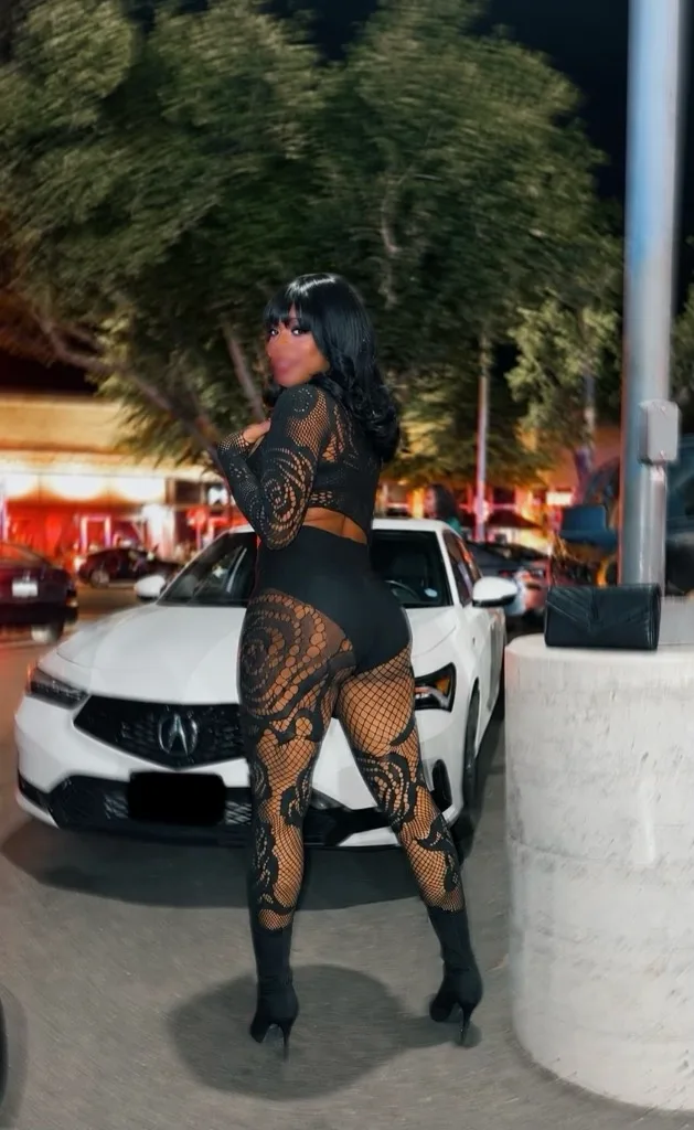 New in Town, cum see what the buzz is all about - Photo 7 | Escort in Addison