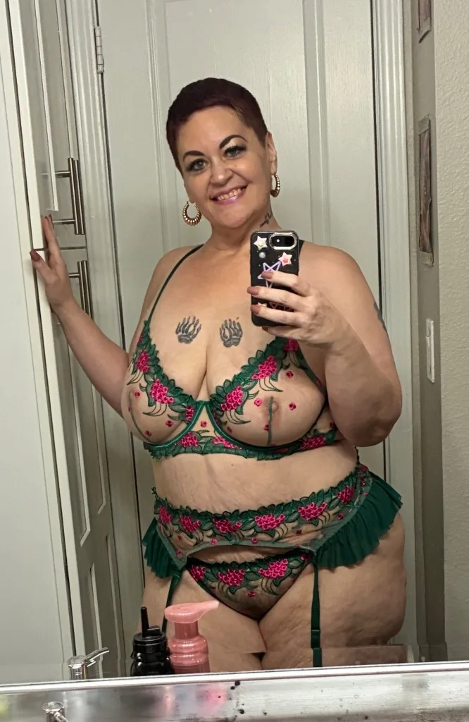MATURE BBW/MILF FT shows available - Photo 3 | Escort in Westheimer