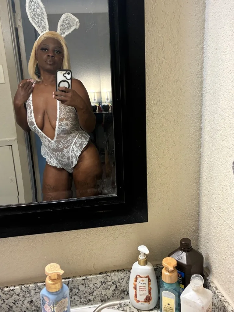 GOT A HOTFinger lickin Specail 4 u guys $100 sum of this Great mouth and supper wett pussy everything covered qv KUM GET IT FROM DA PRO FESSIONAL - Photo 2 | Escort in 6 forrest ln