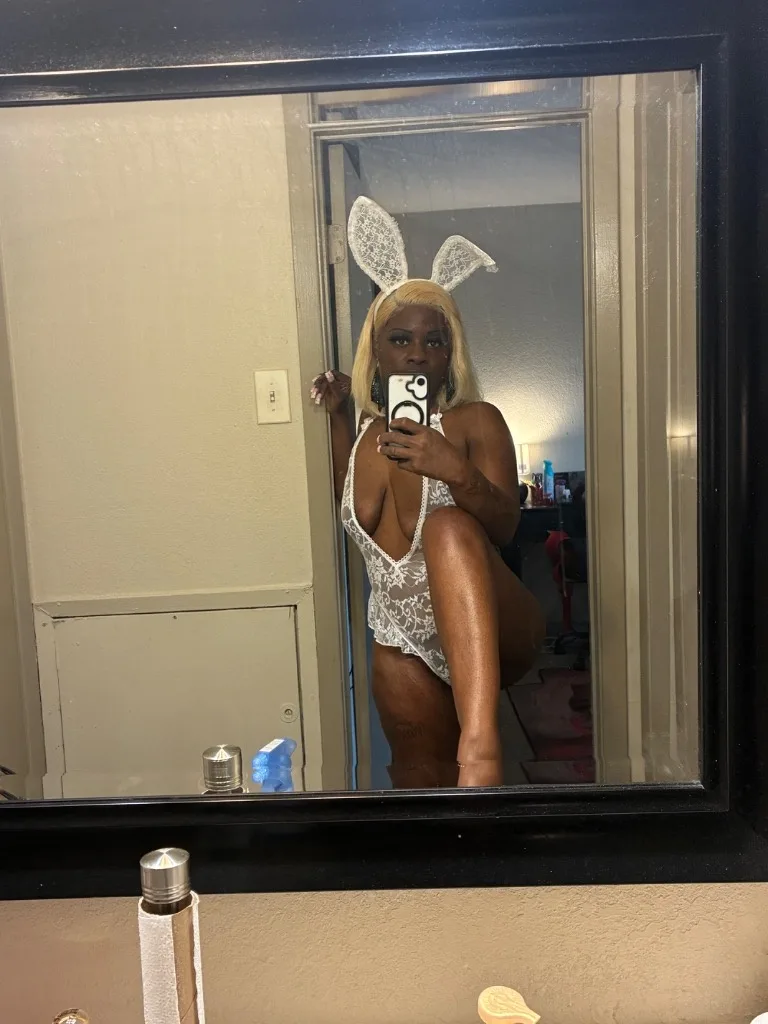GOT A HOTFinger lickin Specail 4 u guys $100 sum of this Great mouth and supper wett pussy everything covered qv KUM GET IT FROM DA PRO FESSIONAL - Photo 6 | Escort in 6 forrest ln