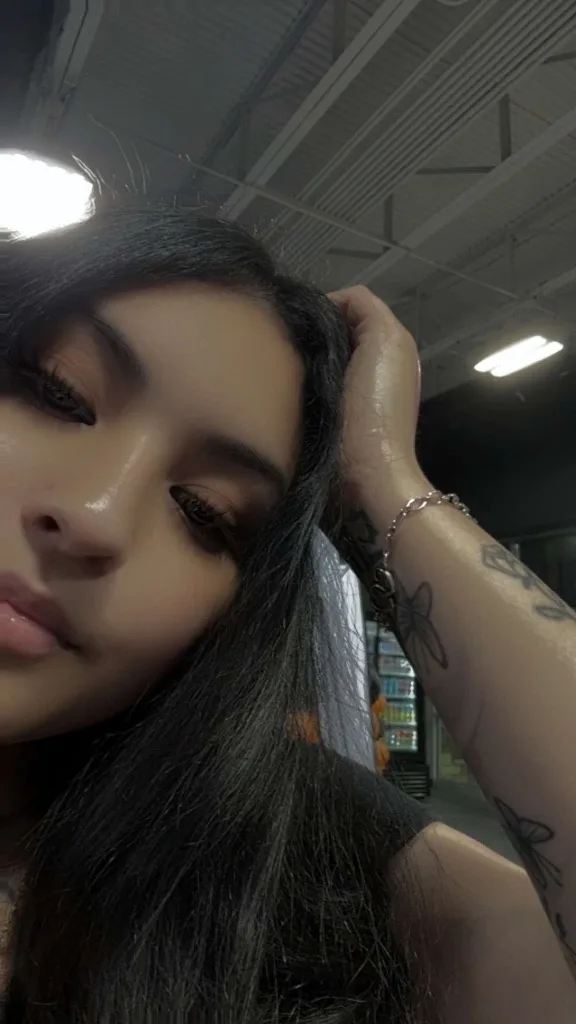Super hot love, I want to taste your cock, I'm so horny and ready for you to make me yours.