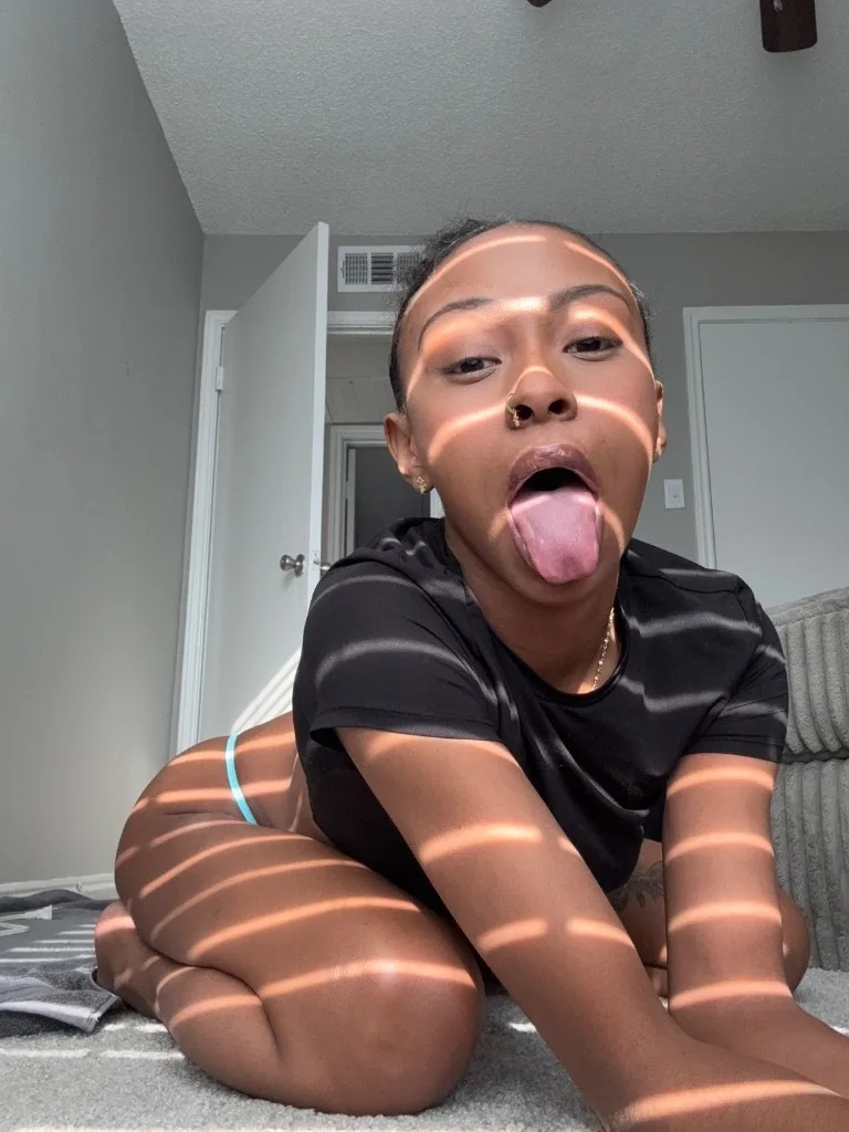 Sexy,Petite & Tightin & outs available anywhere - Photo 3 | Escort in Dallas