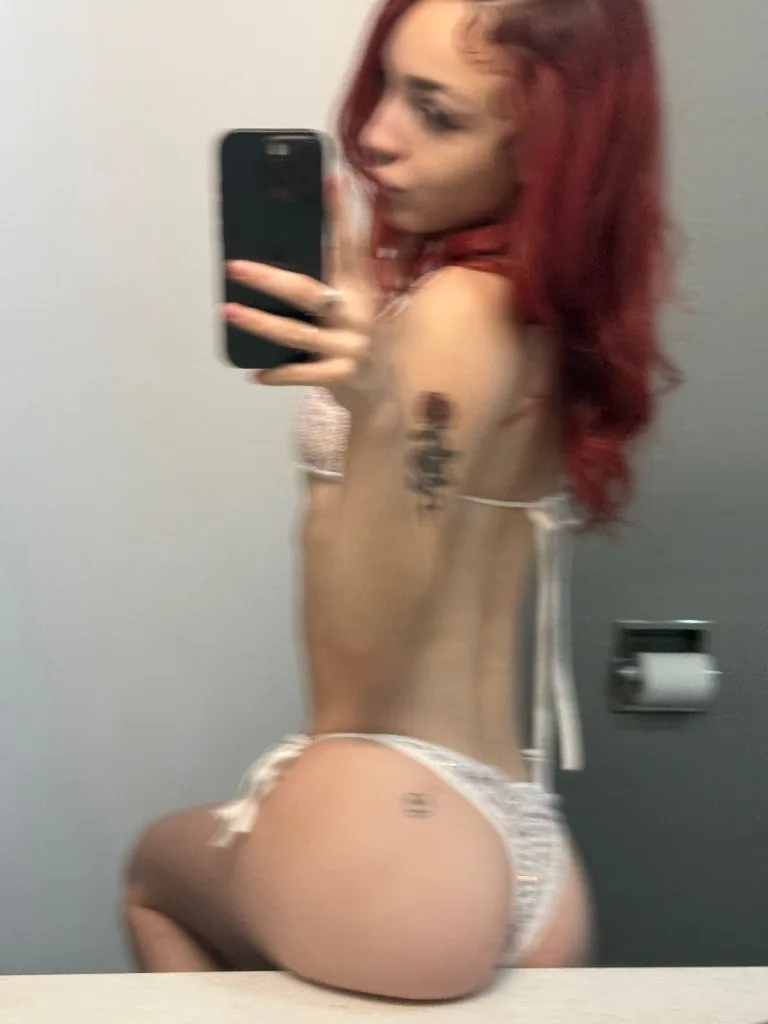 petite snow bunny - Photo 2 | Escort in Austin Texas