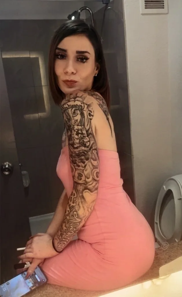 🩷Outcalls ONLY Kamdynn Luxx Pretty enough to catch your eye. Wicked enough to keep it. 🩷 - Photo 6 | Escort in Irving