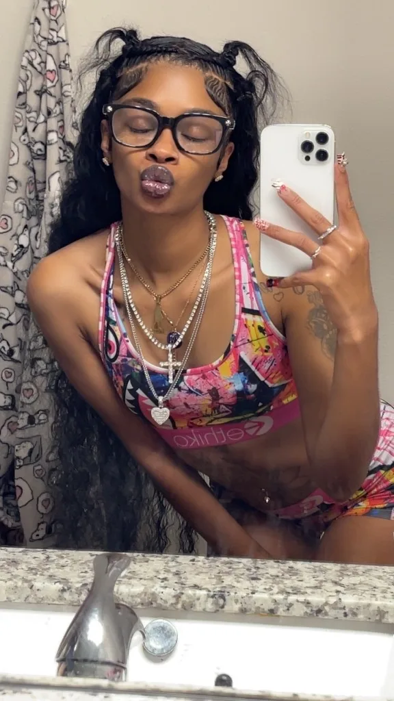 Come Here Daddy - Photo 3 | Escort in Killeen